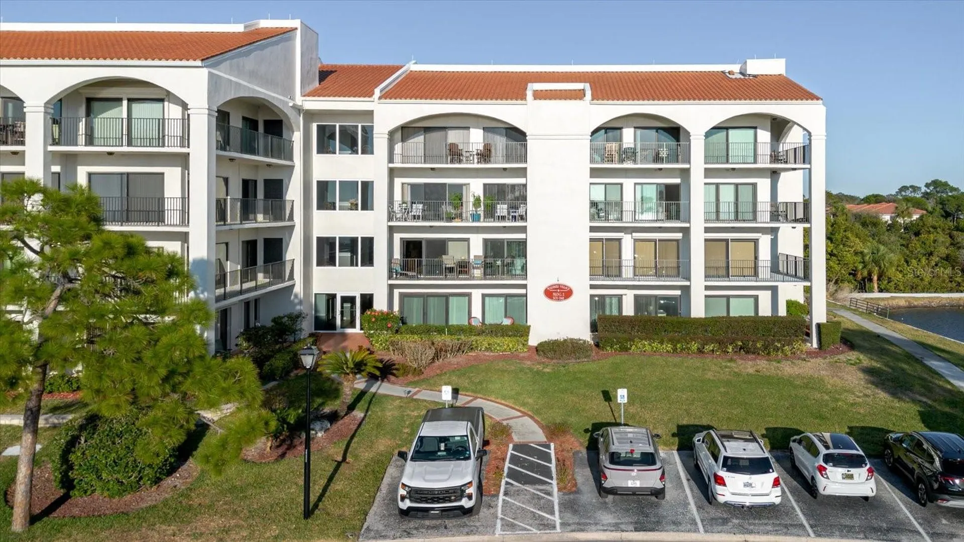 208 Mariner Drive Tarpon Springs FL 34689