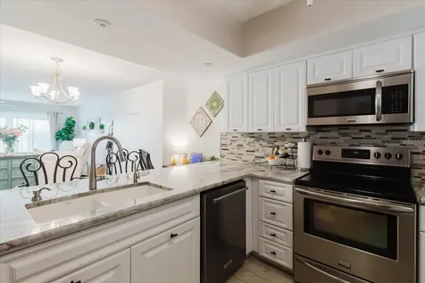 208 Mariner Drive Tarpon Springs FL 34689