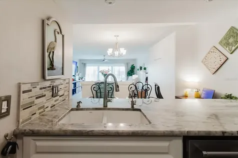 208 Mariner Drive Tarpon Springs FL 34689