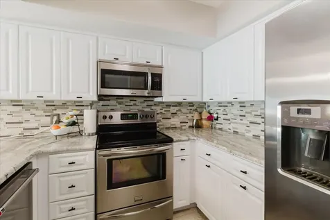208 Mariner Drive Tarpon Springs FL 34689