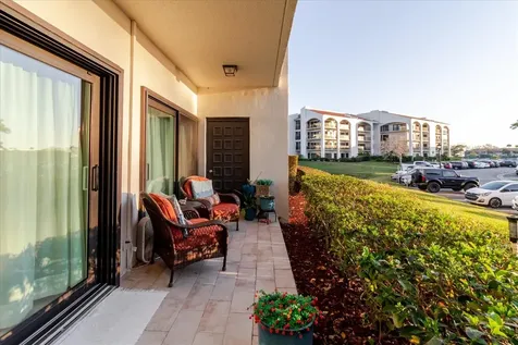 208 Mariner Drive Tarpon Springs FL 34689