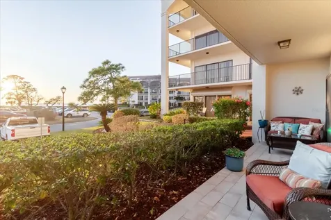 208 Mariner Drive Tarpon Springs FL 34689