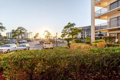 208 Mariner Drive Tarpon Springs FL 34689