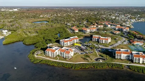 208 Mariner Drive Tarpon Springs FL 34689