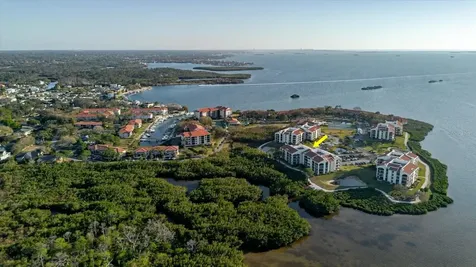 208 Mariner Drive Tarpon Springs FL 34689