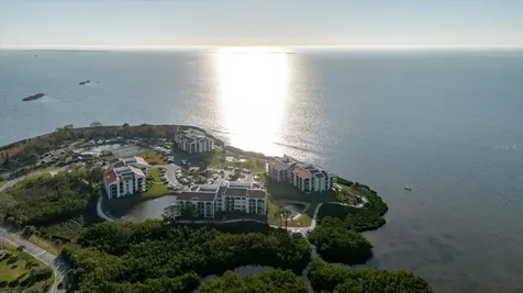 208 Mariner Drive Tarpon Springs FL 34689
