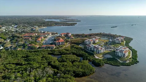 208 Mariner Drive Tarpon Springs FL 34689