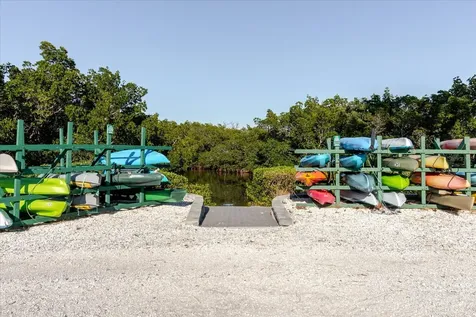208 Mariner Drive Tarpon Springs FL 34689