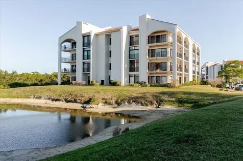 208 Mariner Drive Tarpon Springs FL 34689