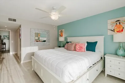 208 Mariner Drive Tarpon Springs FL 34689