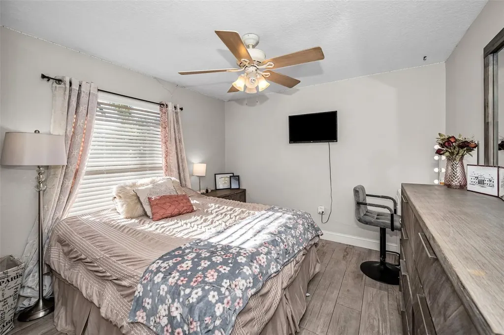 494 Village Drive Tarpon Springs FL 34689