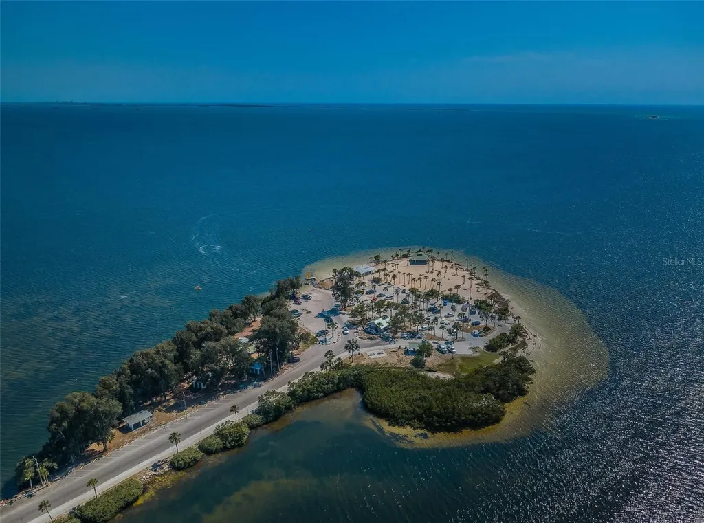 494 Village Drive Tarpon Springs FL 34689