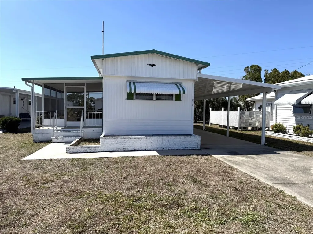 212 Wolverine Avenue North Port FL 34287