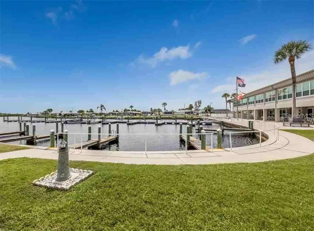 212 Wolverine Avenue North Port FL 34287