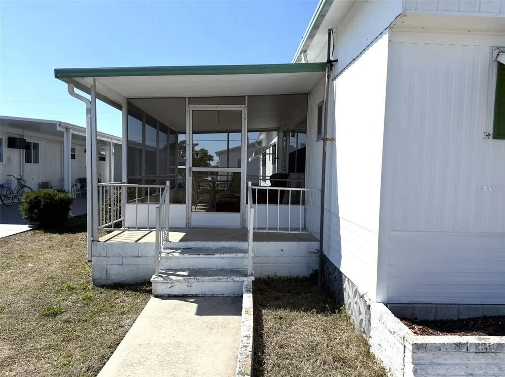 212 Wolverine Avenue North Port FL 34287