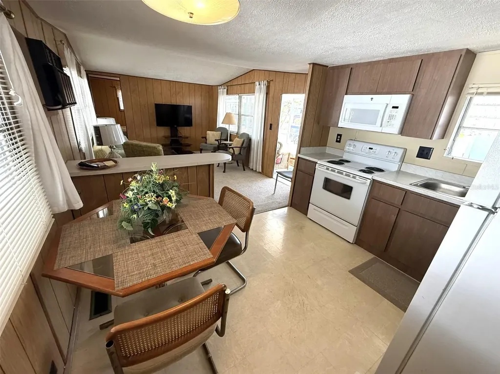 212 Wolverine Avenue North Port FL 34287