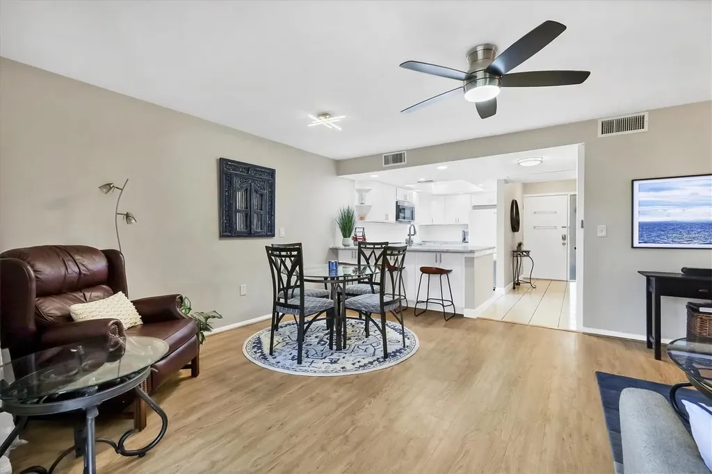 3041 Quail Hollow Sarasota FL 34235