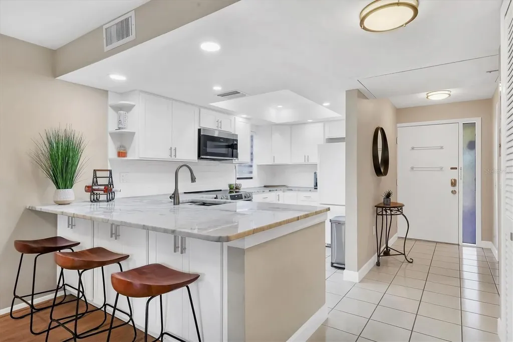 3041 Quail Hollow Sarasota FL 34235