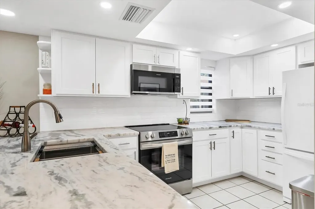 3041 Quail Hollow Sarasota FL 34235