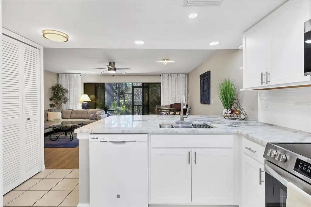 3041 Quail Hollow Sarasota FL 34235