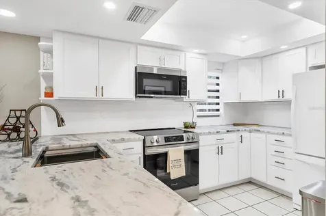 3041 Quail Hollow Sarasota FL 34235
