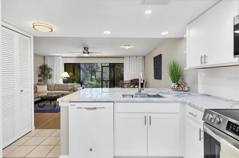 3041 Quail Hollow Sarasota FL 34235