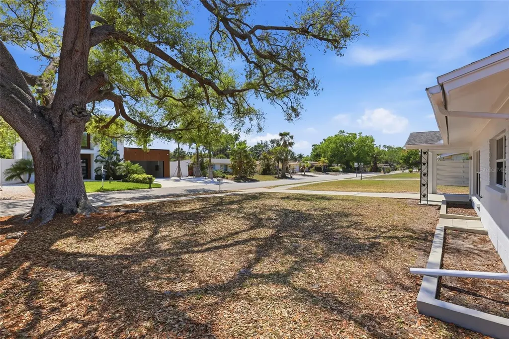 2227 Grove Street Sarasota FL 34239