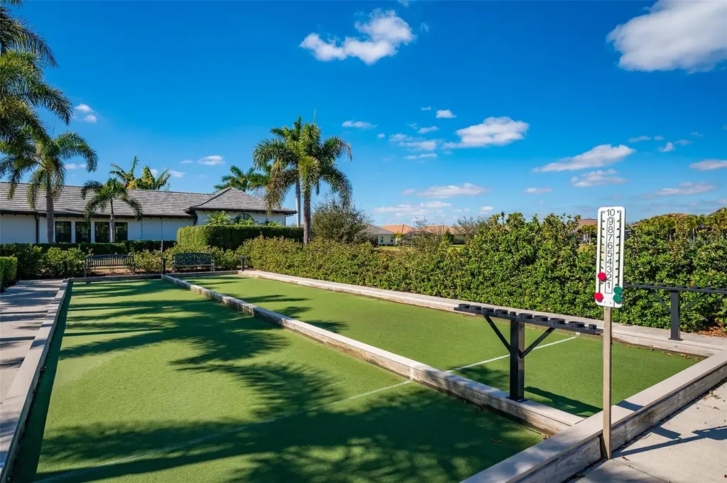 2726 Sapphire Blue Lane Bradenton FL 34211