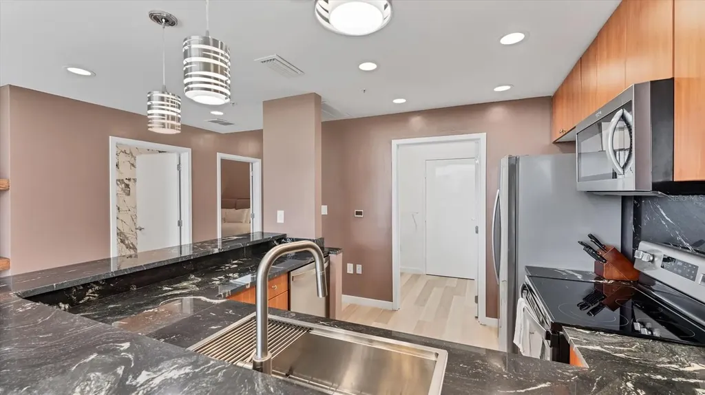 525 E Jackson Street Orlando FL 32801