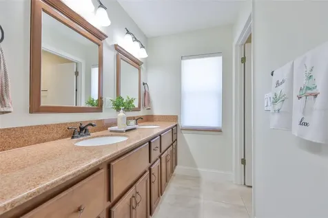 315 Linger Lane Sun City Center FL 33573