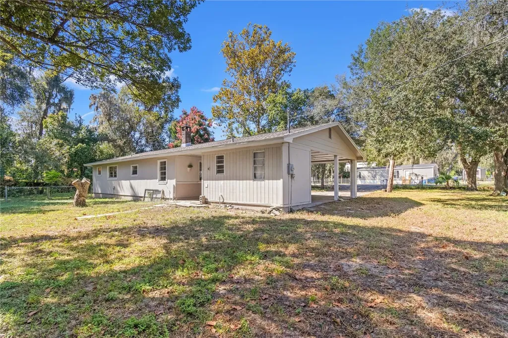 6949 Cr 651 Bushnell FL 33513