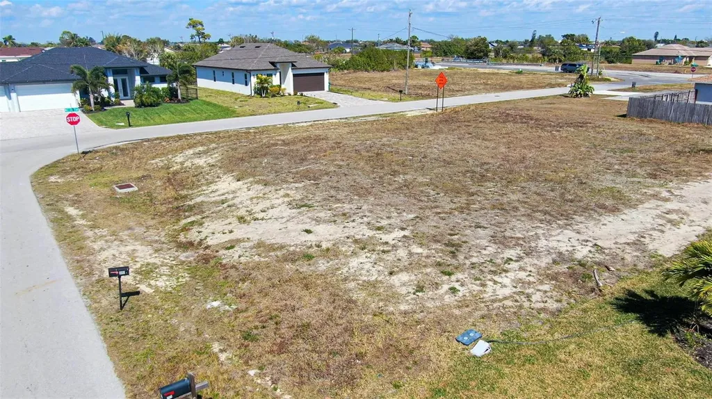 1117 NE 7th Place Cape Coral FL 33909