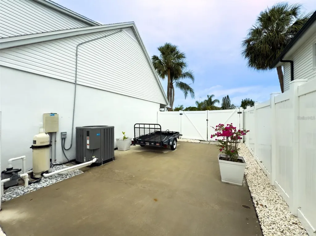 4725 Soapstone Drive Tampa FL 33615