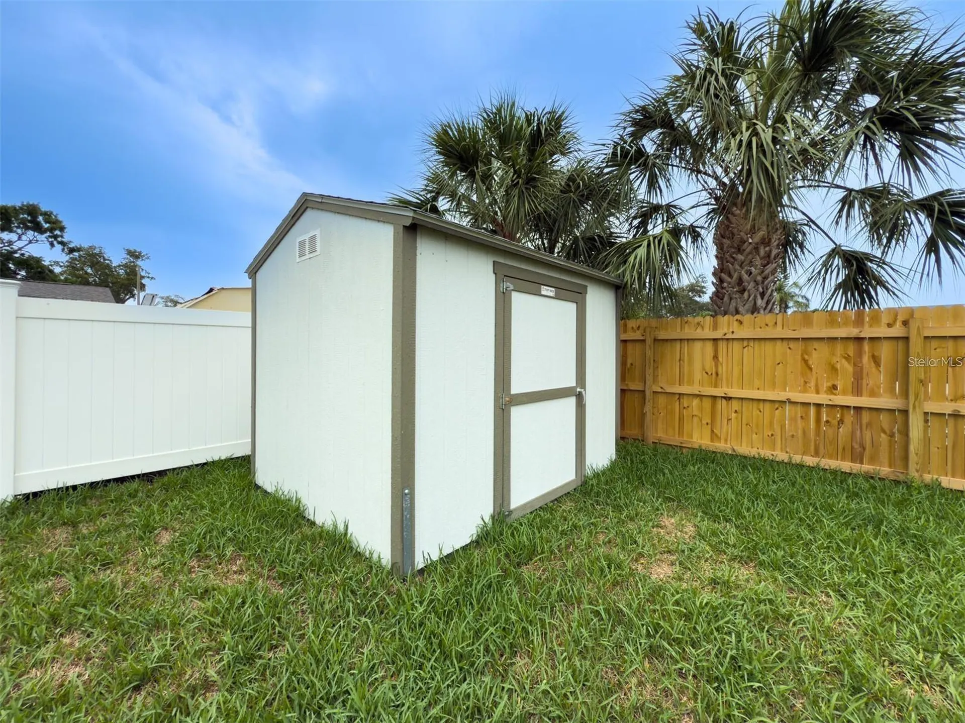 4725 Soapstone Drive Tampa FL 33615