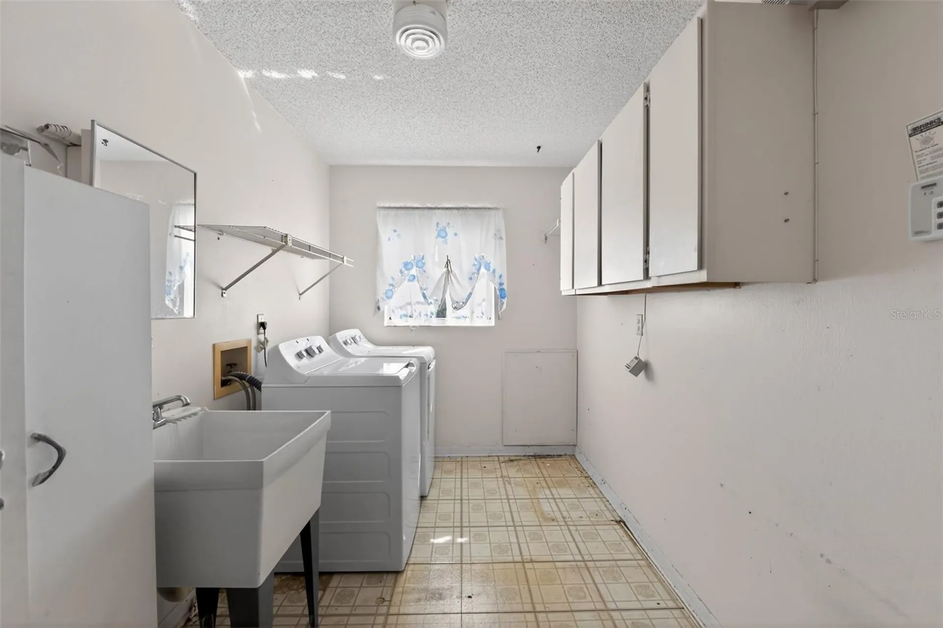 2121 Meadowlark Lane Sun City Center FL 33573