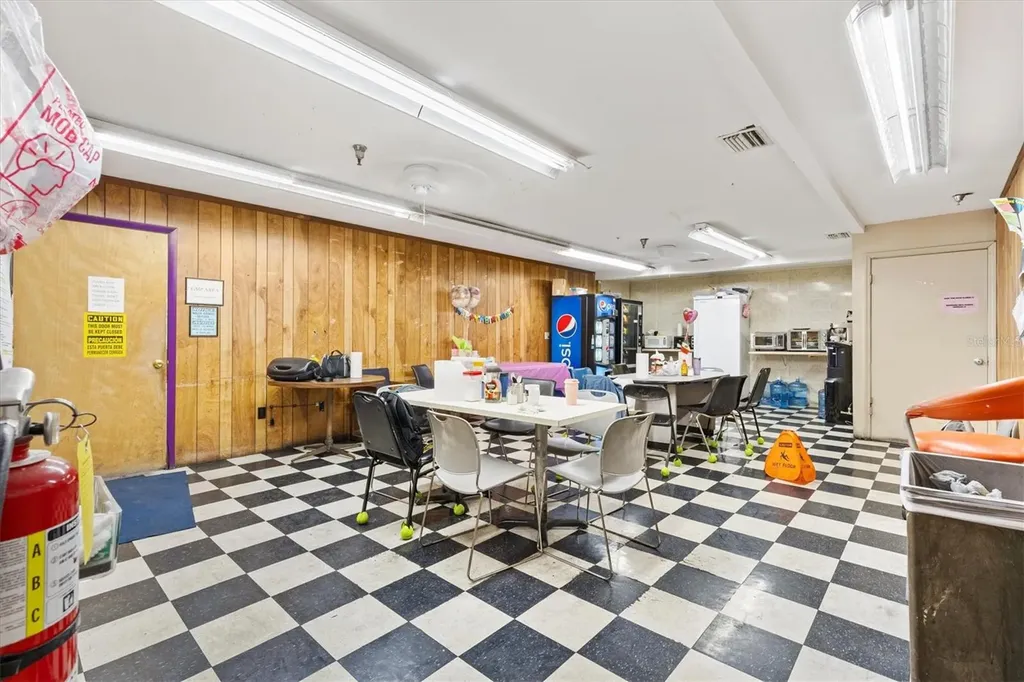 1103 Thomas Avenue Leesburg FL 34748