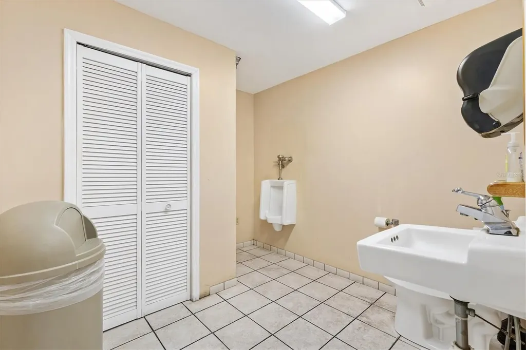 1103 Thomas Avenue Leesburg FL 34748