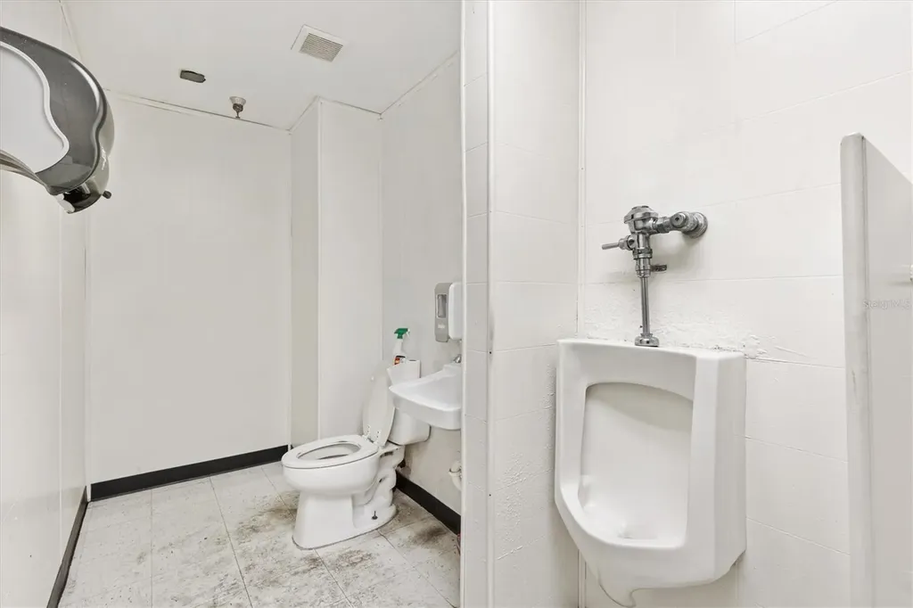 1103 Thomas Avenue Leesburg FL 34748