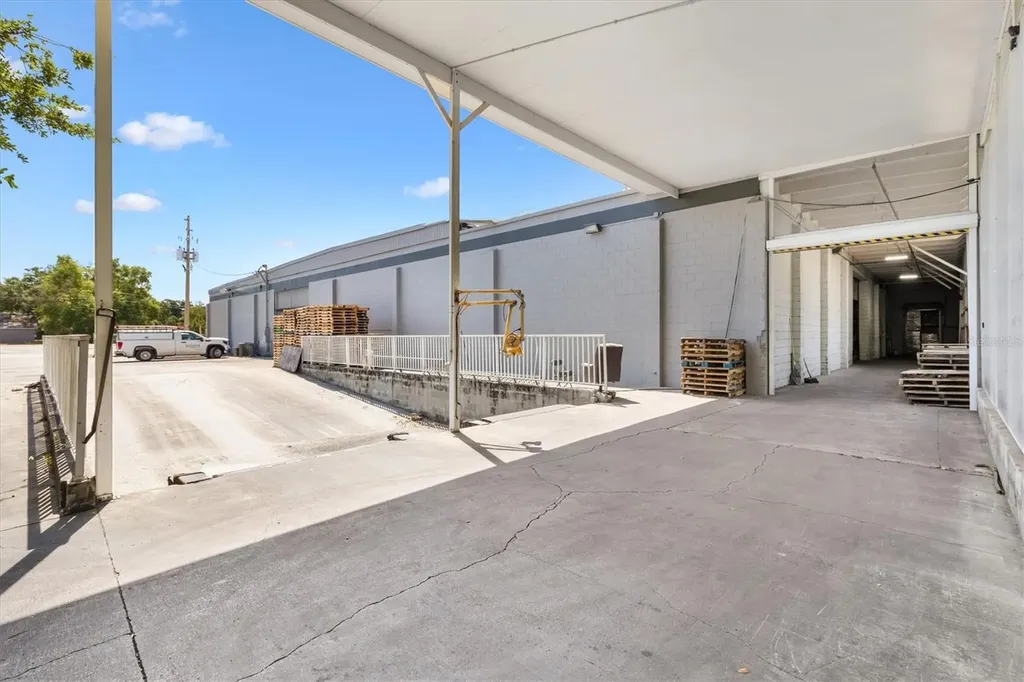 1103 Thomas Avenue Leesburg FL 34748