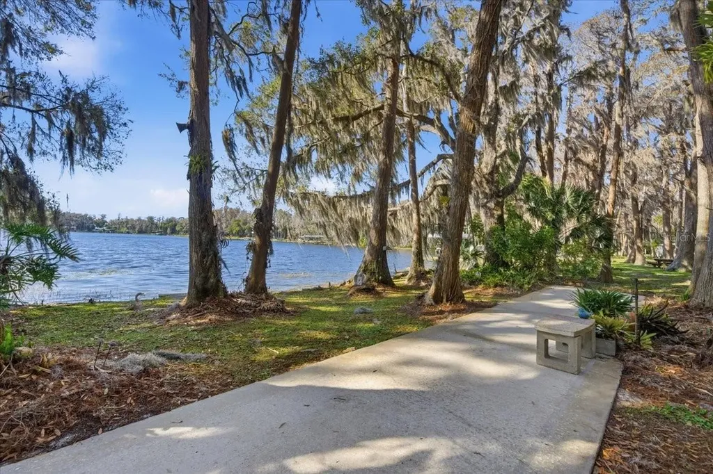 19513 Deer Lake Road Lutz FL 33548