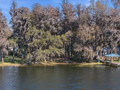 19513 Deer Lake Road Lutz FL 33548