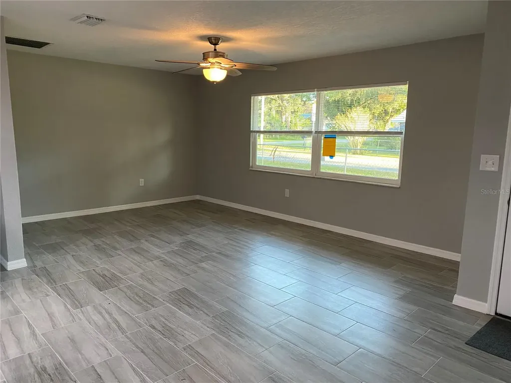 38415 9th Avenue Zephyrhills FL 33542