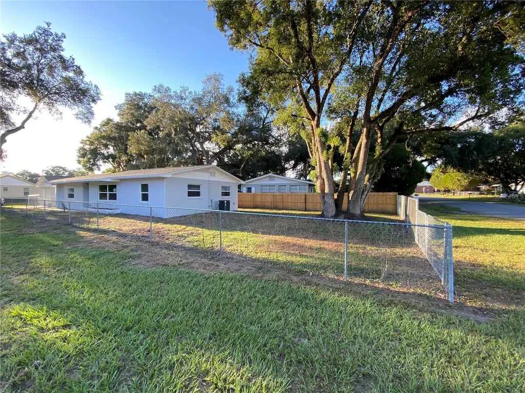 38415 9th Avenue Zephyrhills FL 33542