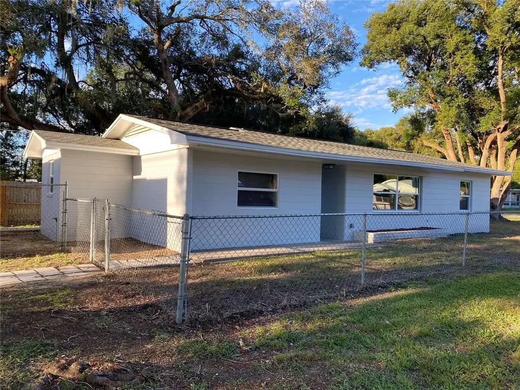 38415 9th Avenue Zephyrhills FL 33542