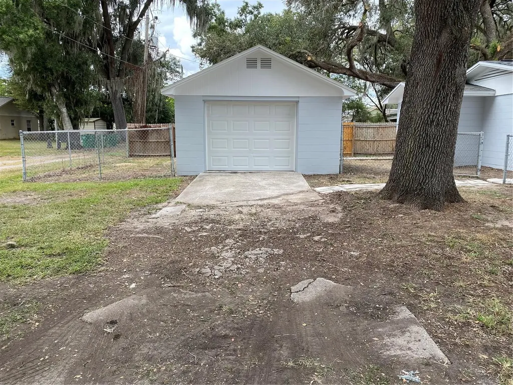 38415 9th Avenue Zephyrhills FL 33542