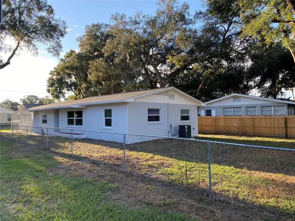 38415 9th Avenue Zephyrhills FL 33542