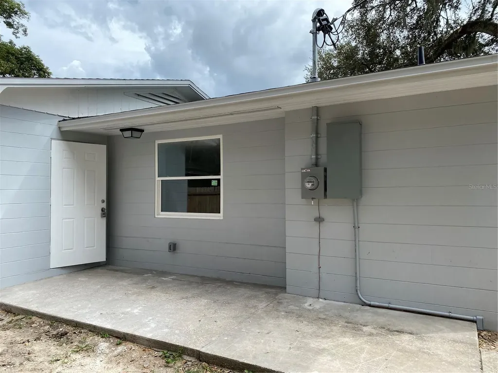 38415 9th Avenue Zephyrhills FL 33542