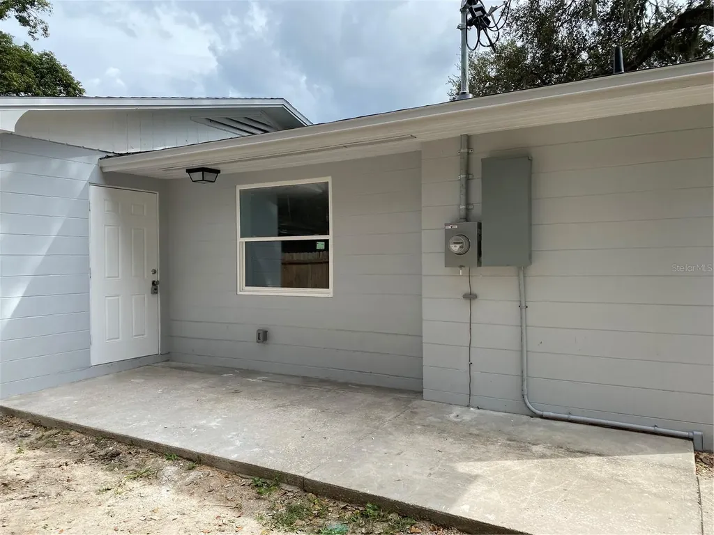 38415 9th Avenue Zephyrhills FL 33542