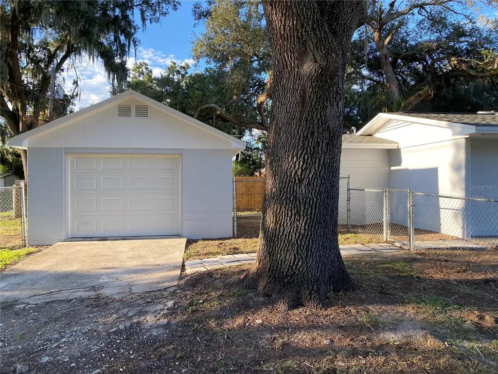 38415 9th Avenue Zephyrhills FL 33542