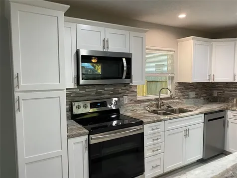 38415 9th Avenue Zephyrhills FL 33542